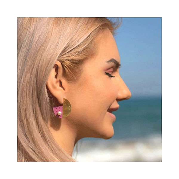 Stud pearl earrings with color - 12209,Buy the stud pearl earrings with color - 12209 and unique handmade original jewelry by greek fashion jewelry designer Aikaterini Chalkiadaki