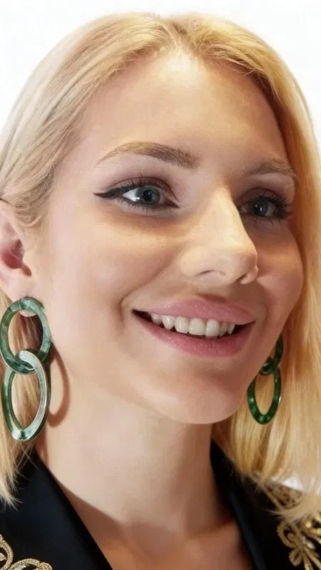 , Highlight your unique personality with these striking large drop earrings that combine the elegance of pearls with the modern aesthetic of copper. Designed by Greek Jewelry Designer Aikaterini Chalkiadaki, these handmade earrings carry the signature of authentic Greek jewelry craftsmanship.

The unique green patina covering the double hoops creates a captivating vintage effect, while the natural pearls add a touch of elegance and shine. Each piece is one of a kind, as the patina develops naturally on the copper, creating unrepeatable shades and textures.

These long earrings are ideal for special occasions, weddings, evening outings, or whenever you want to add a boho touch to your everyday style. The distinctive shape of the double hoops creates beautiful movement and reflections of light.